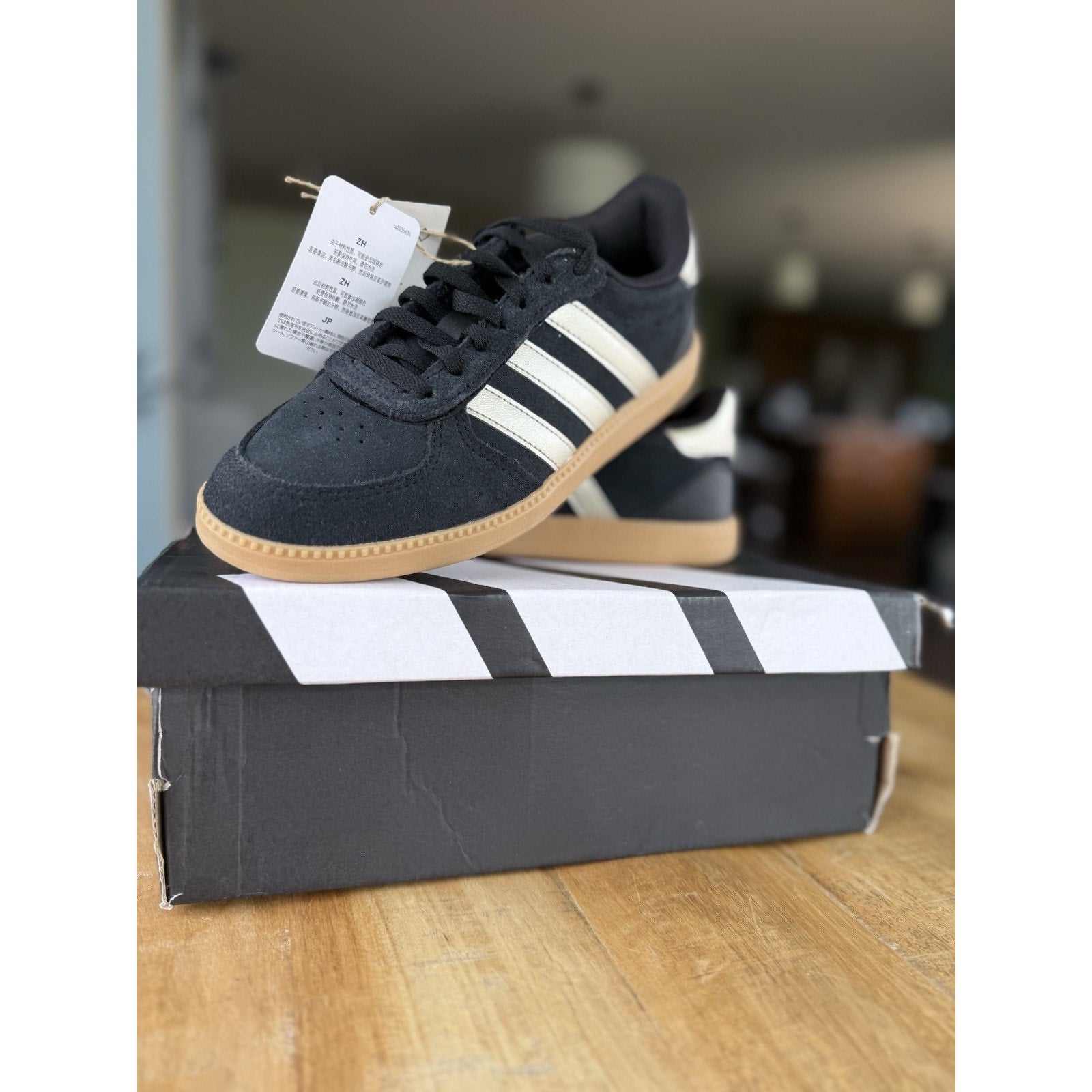 Adidas Breaknet Sleek JR0685 Black Gold Gum Sole Womens 6.5 / UK 5 / EUR 38 NIB