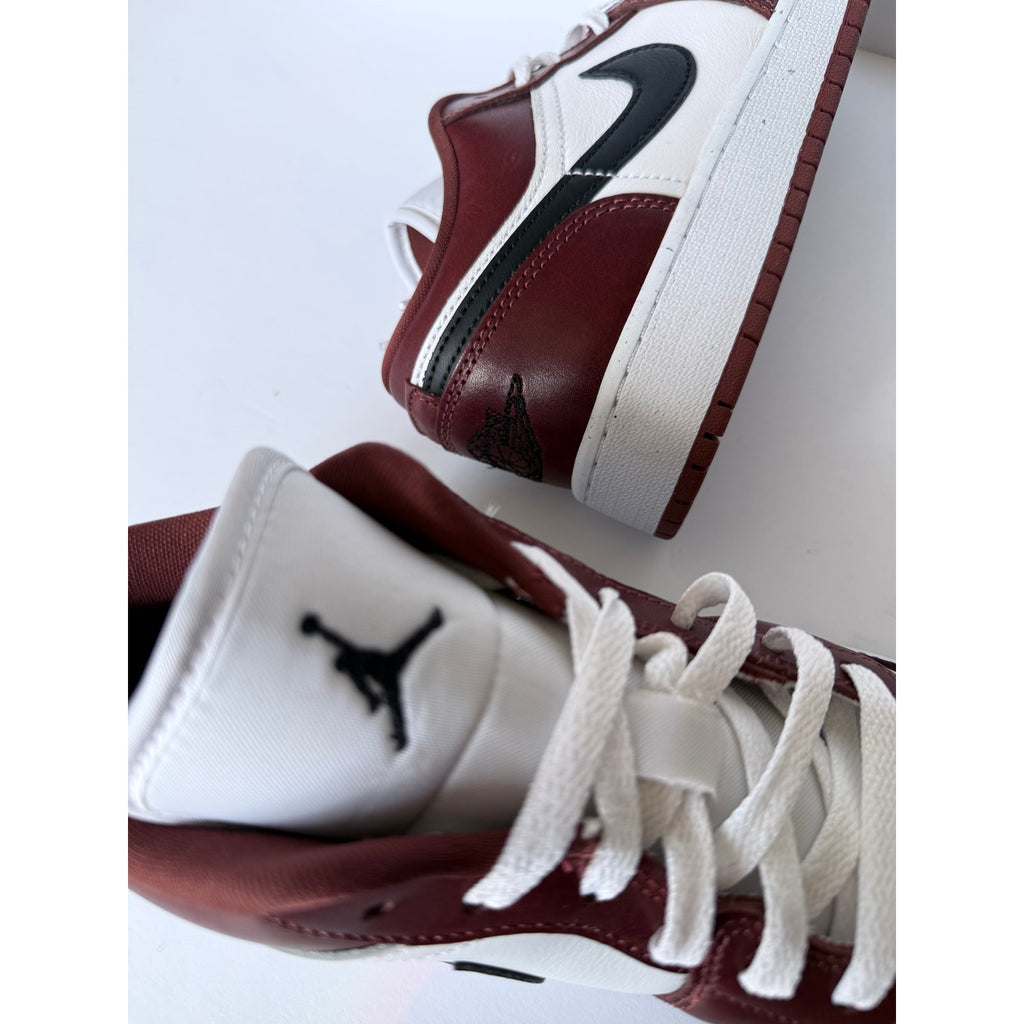 ir Jordan 1 Low SE GS HF3188-102 Dark Pony White Black Boys 5Y Women's 6.5