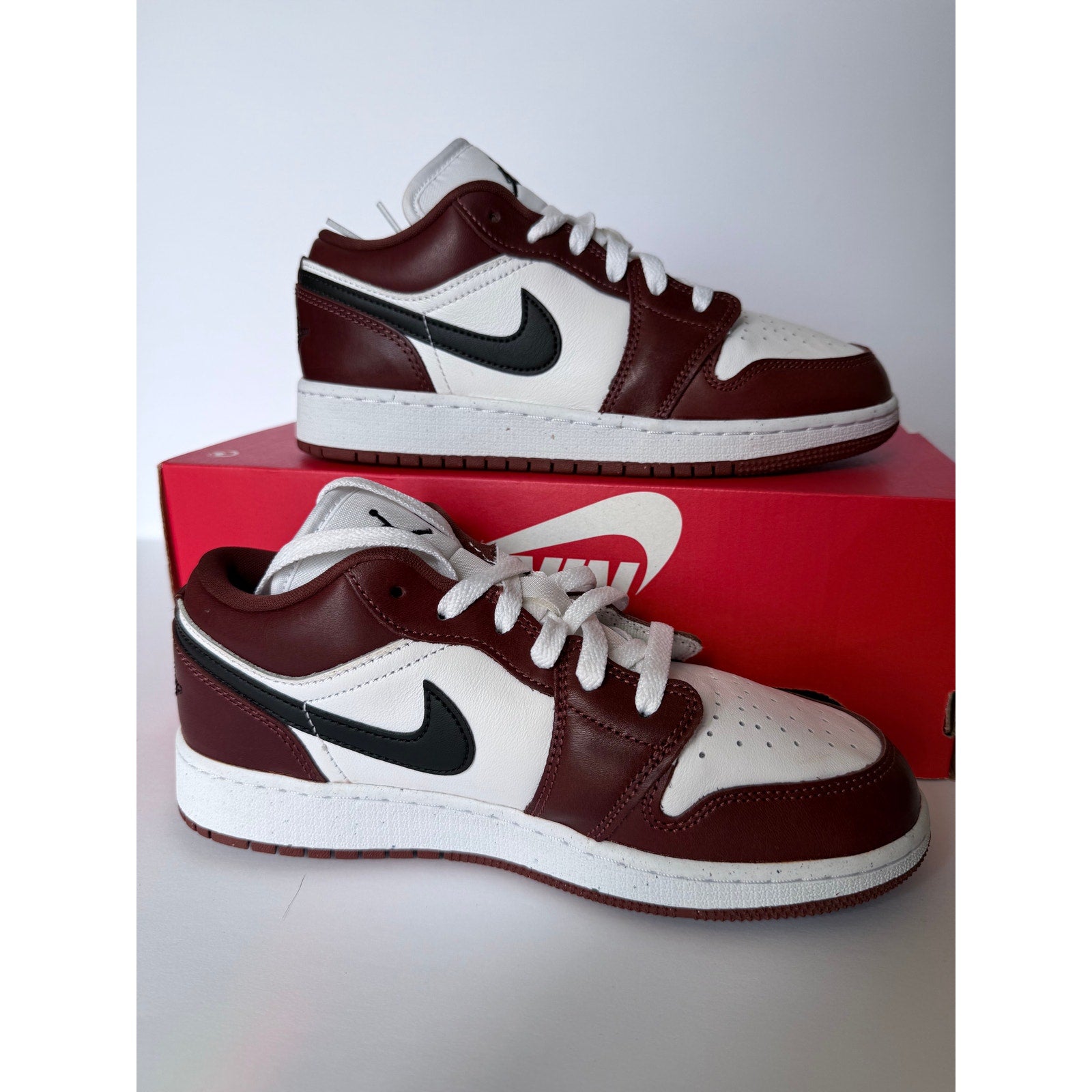 ir Jordan 1 Low SE GS HF3188-102 Dark Pony White Black Boys 5Y Women's 6.5