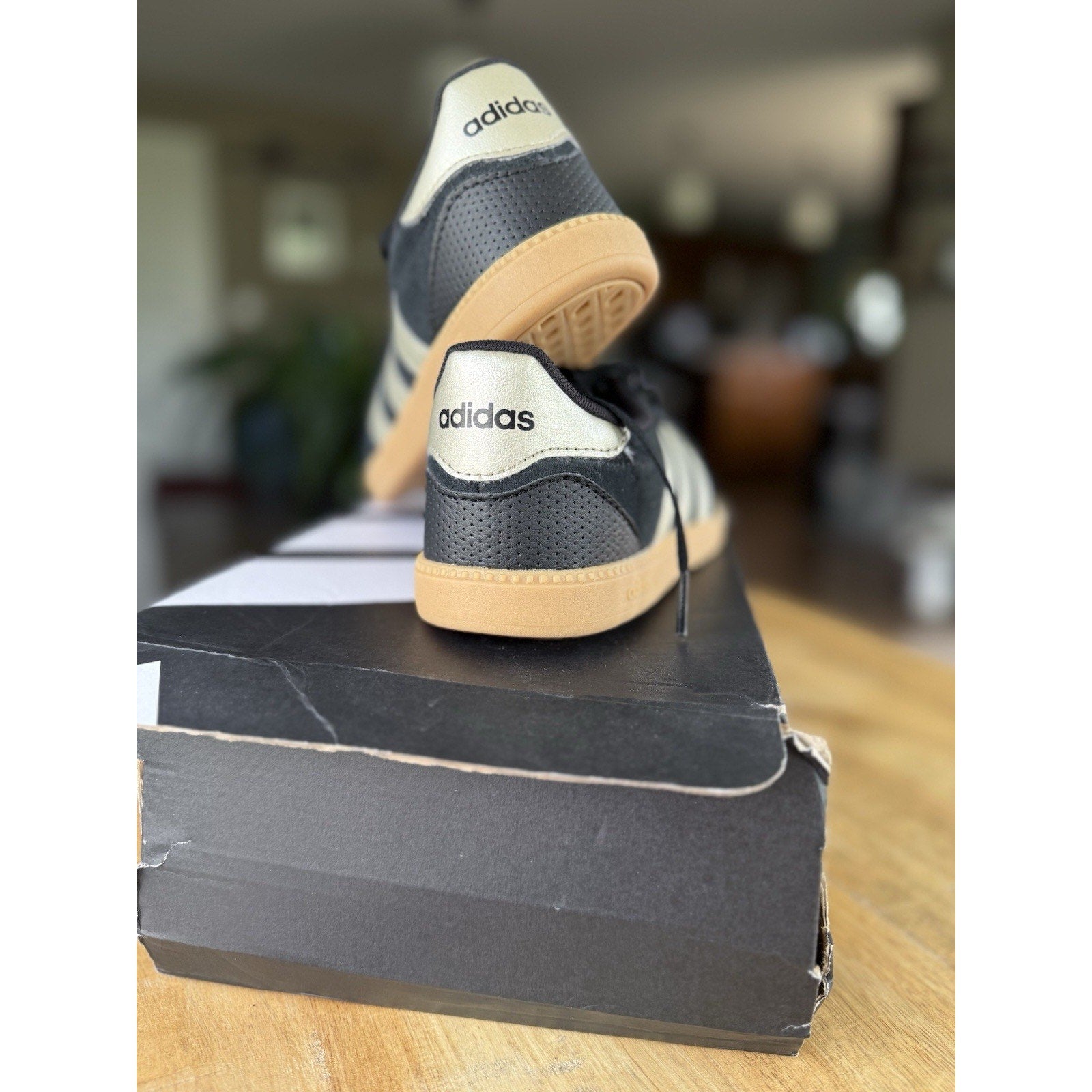 Adidas Breaknet Sleek JR0685 Black Gold Gum Sole Womens 6 / UK 4.5 | NIB