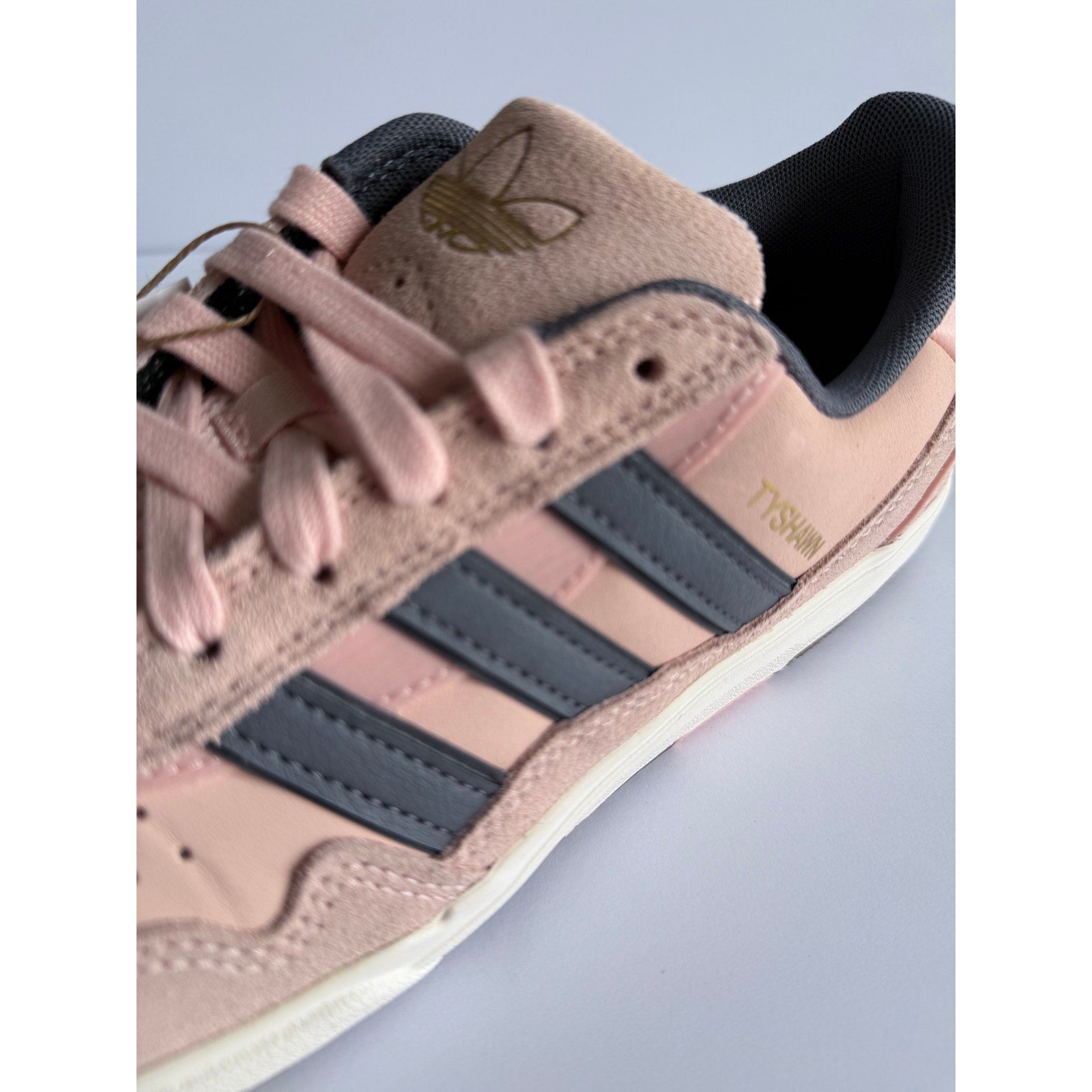 Adidas Tyshawn II HQ4733 Blush Pink Grey Women's 8 / Men's 7 / UK 6.5 NWT